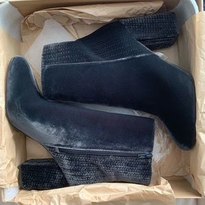 Velvet Wesson Booties🤍